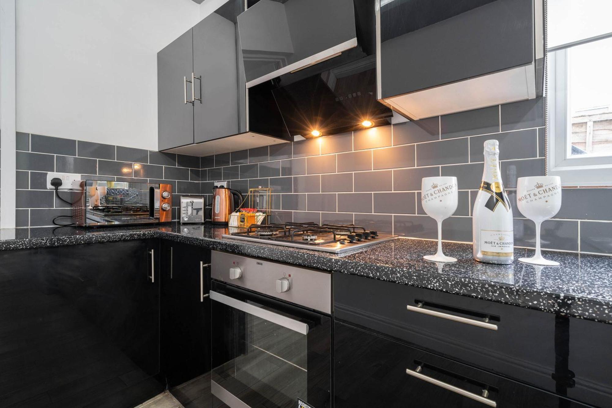 Five Bedroom Townhouse - Near City Centre - Edgbaston - On Street Parking - Wifi - Netflix - 974P Birmingham Ngoại thất bức ảnh