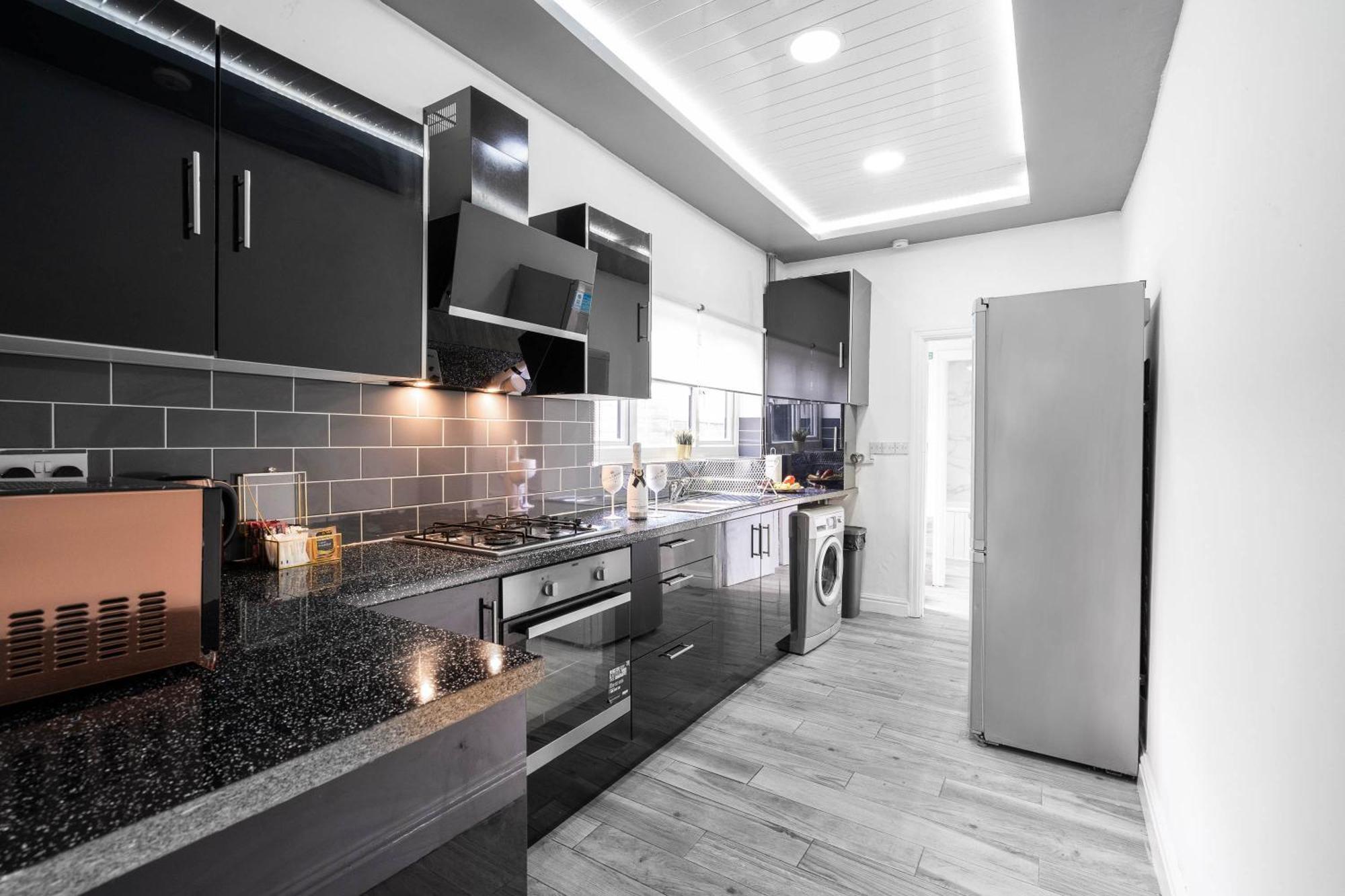 Five Bedroom Townhouse - Near City Centre - Edgbaston - On Street Parking - Wifi - Netflix - 974P Birmingham Ngoại thất bức ảnh