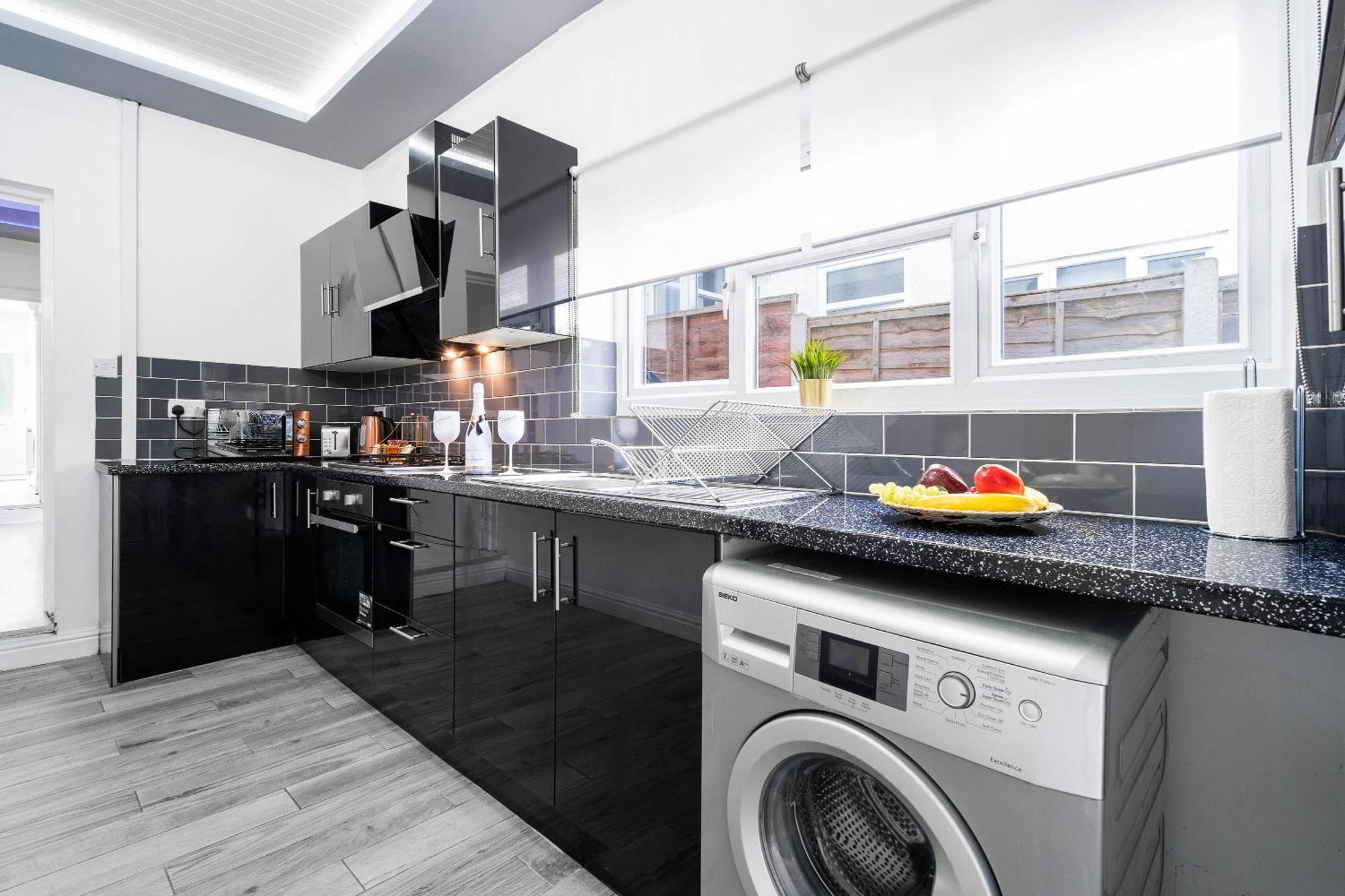 Five Bedroom Townhouse - Near City Centre - Edgbaston - On Street Parking - Wifi - Netflix - 974P Birmingham Ngoại thất bức ảnh
